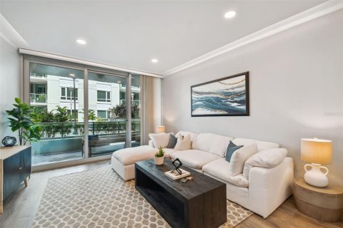 Condo in Tampa, Florida, 2 bedrooms № 2232384 - photo 10
