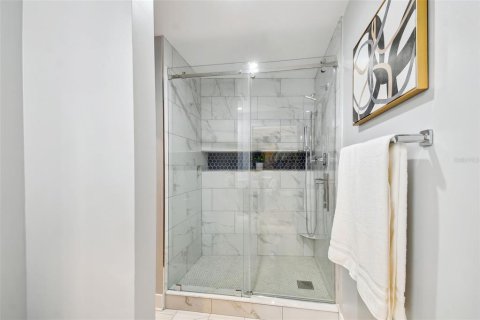 Condo in Tampa, Florida, 2 bedrooms № 2232384 - photo 25