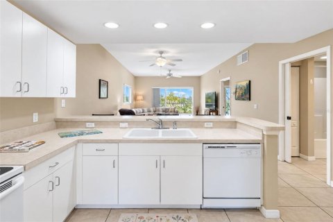 Copropriété à vendre à Rotonda, Floride: 2 chambres, 114.27 m2 № 2395900 - photo 15