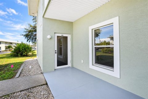 Copropriété à vendre à Rotonda, Floride: 2 chambres, 114.27 m2 № 2395900 - photo 5