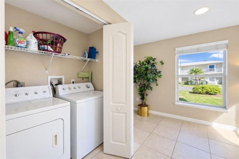 Copropriété à vendre à Rotonda, Floride: 2 chambres, 114.27 m2 № 2395900 - photo 17
