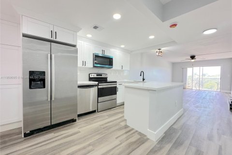 Купить кондоминиум в Санрайз, Флорида 2 спальни, 102.19м2, № 2013316 - фото 4