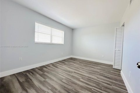 Купить кондоминиум в Санрайз, Флорида 2 спальни, 102.19м2, № 2013316 - фото 12