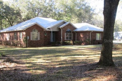 House in Bell, Florida 4 bedrooms, 249.72 sq.m. № 1350325 - photo 1