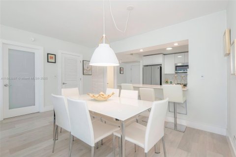Copropriété à vendre à Miami Beach, Floride: 1 chambre, 89.19 m2 № 1891588 - photo 9