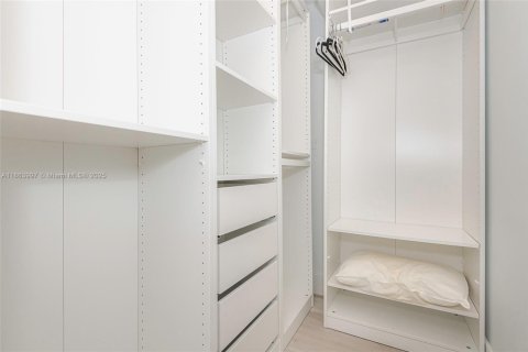 Copropriété à vendre à Miami Beach, Floride: 1 chambre, 89.19 m2 № 1891588 - photo 22
