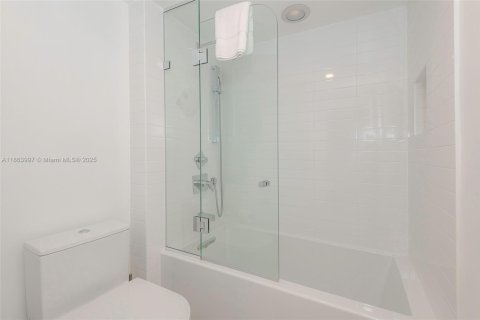 Copropriété à vendre à Miami Beach, Floride: 1 chambre, 89.19 m2 № 1891588 - photo 24