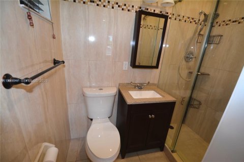 Propiedad comercial en venta en North Miami Beach, Florida № 2055239 - foto 18