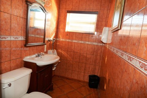 Propiedad comercial en venta en North Miami Beach, Florida № 2055239 - foto 19