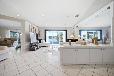 Купить виллу или дом в Мирамар, Флорида 4 спальни, 186.73м2, № 2042933 - фото 11