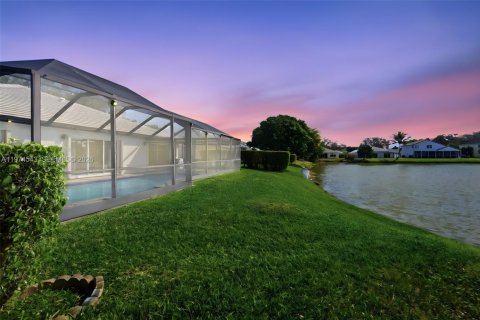 Купить виллу или дом в Мирамар, Флорида 4 спальни, 186.73м2, № 2042933 - фото 2