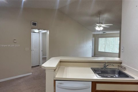 Copropriété à louer à Margate, Floride: 1 chambre, 66.15 m2 № 1954121 - photo 7