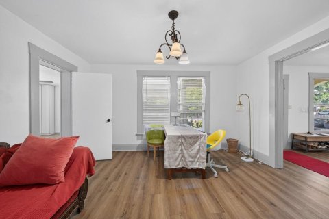 House in Tampa, Florida 5 bedrooms, 214.14 sq.m. № 2230581 - photo 8