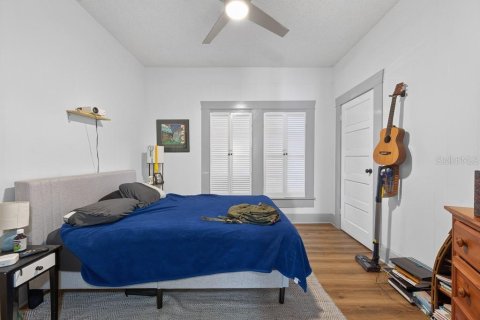 House in Tampa, Florida 5 bedrooms, 214.14 sq.m. № 2230581 - photo 19