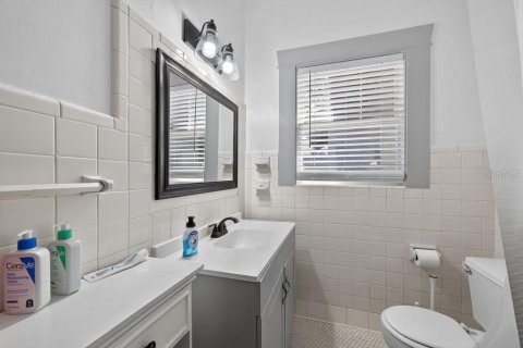 House in Tampa, Florida 5 bedrooms, 214.14 sq.m. № 2230581 - photo 23