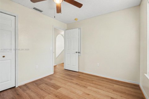 Villa ou maison à vendre à Kissimmee, Floride: 4 chambres № 2281464 - photo 20