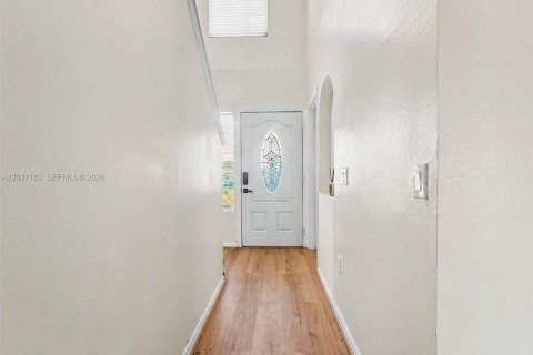 Villa ou maison à vendre à Kissimmee, Floride: 4 chambres № 2281464 - photo 3