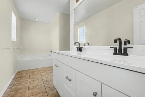 Villa ou maison à vendre à Kissimmee, Floride: 4 chambres № 2281464 - photo 17