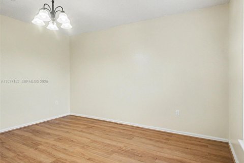 Villa ou maison à vendre à Kissimmee, Floride: 4 chambres № 2281464 - photo 14