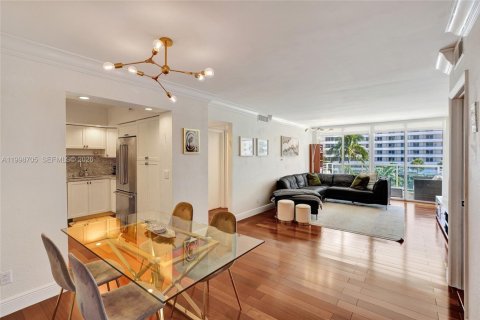 Copropriété à vendre à Miami Beach, Floride: 2 chambres, 110.55 m2 № 2060683 - photo 3