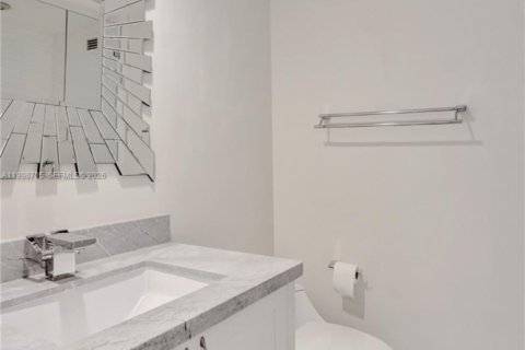 Copropriété à vendre à Miami Beach, Floride: 2 chambres, 110.55 m2 № 2060683 - photo 21