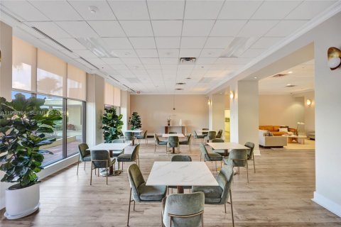 Copropriété à vendre à Miami Beach, Floride: 2 chambres, 110.55 m2 № 2060683 - photo 24