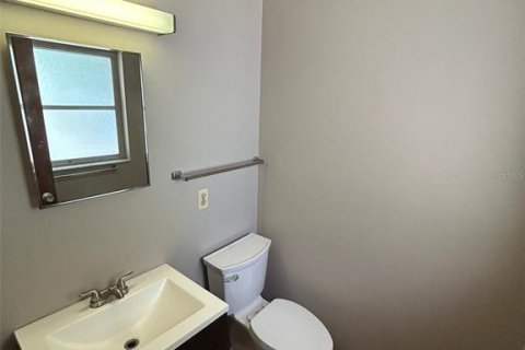Commercial property in Gulfport, Florida 2 bedrooms, 300.91 sq.m. № 1650764 - photo 18