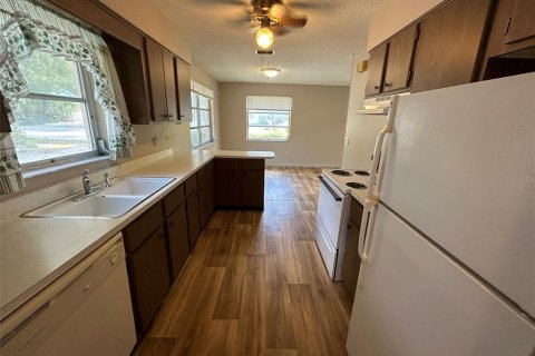 Commercial property in Gulfport, Florida 2 bedrooms, 300.91 sq.m. № 1650764 - photo 16