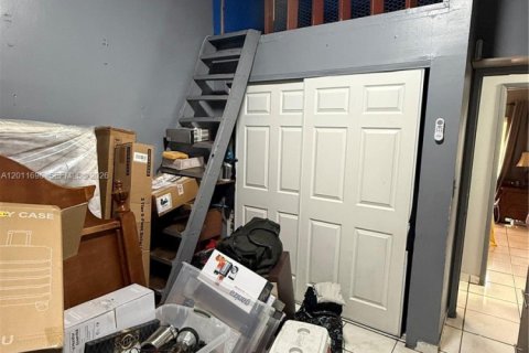 Adosado en venta en Miami, Florida, 2 dormitorios, 76.92 m2 № 2075326 - foto 8