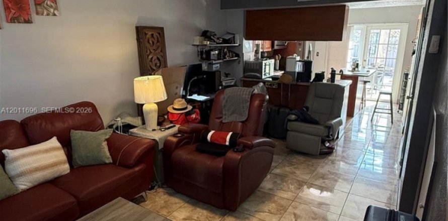Adosado en Miami, Florida 2 dormitorios, 76.92 m2 № 2075326