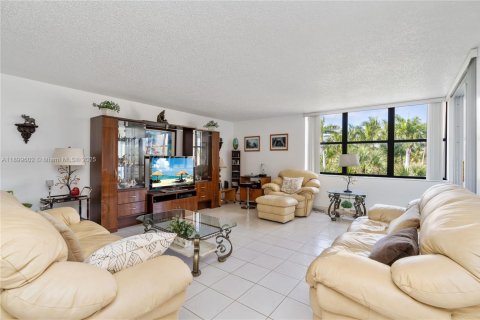 Condo in Aventura, Florida, 2 bedrooms № 1950883 - photo 6