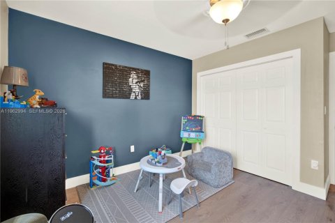 House in Miami, Florida 3 bedrooms, 143.72 sq.m. № 2025840 - photo 24