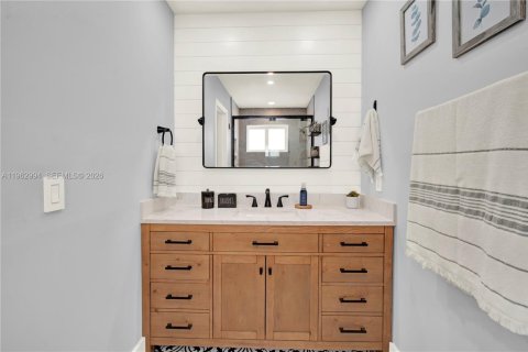 House in Miami, Florida 3 bedrooms, 143.72 sq.m. № 2025840 - photo 20