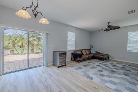 Villa ou maison à vendre à Riverview, Floride: 4 chambres, 263.01 m2 № 2356452 - photo 10