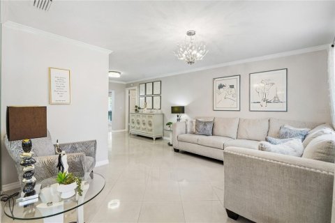 Casa en venta en Tampa, Florida, 4 dormitorios, 181.53 m2 № 2396581 - foto 7