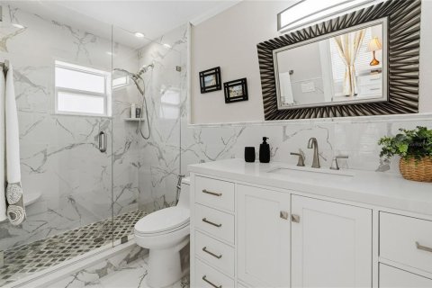 Casa en venta en Tampa, Florida, 4 dormitorios, 181.53 m2 № 2396581 - foto 19