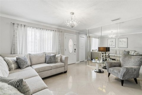 Casa en venta en Tampa, Florida, 4 dormitorios, 181.53 m2 № 2396581 - foto 5