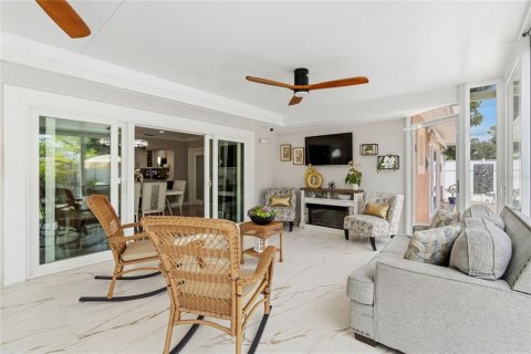 Casa en venta en Tampa, Florida, 4 dormitorios, 181.53 m2 № 2396581 - foto 30