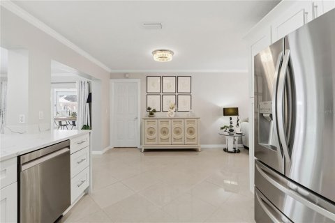 Casa en venta en Tampa, Florida, 4 dormitorios, 181.53 m2 № 2396581 - foto 12