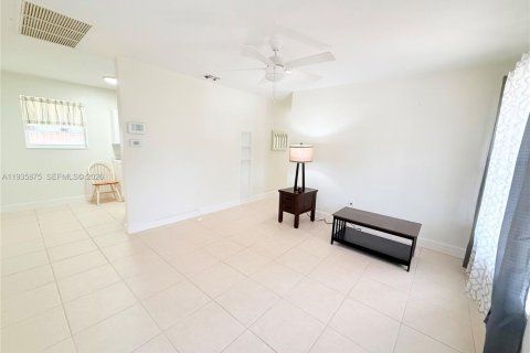 Casa en venta en Hollywood, Florida, 3 dormitorios, 85.47 m2 № 2004444 - foto 4