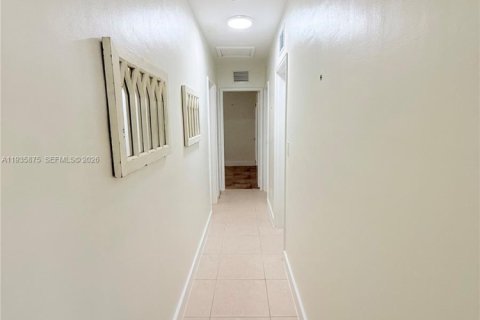 Casa en venta en Hollywood, Florida, 3 dormitorios, 85.47 m2 № 2004444 - foto 19