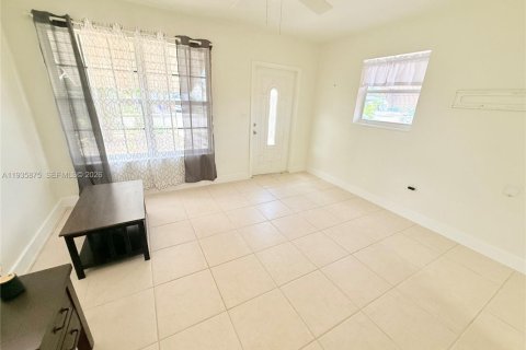 Casa en venta en Hollywood, Florida, 3 dormitorios, 85.47 m2 № 2004444 - foto 8