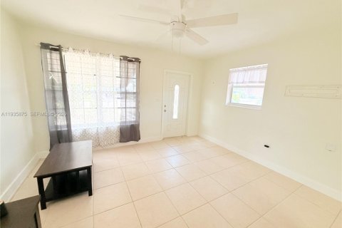 Casa en venta en Hollywood, Florida, 3 dormitorios, 85.47 m2 № 2004444 - foto 25