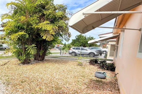 Casa en venta en Hollywood, Florida, 3 dormitorios, 85.47 m2 № 2004444 - foto 28