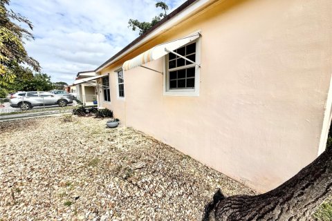 Casa en venta en Hollywood, Florida, 3 dormitorios, 85.47 m2 № 2004444 - foto 27