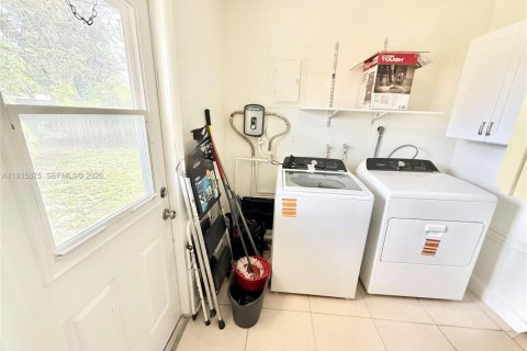 Casa en venta en Hollywood, Florida, 3 dormitorios, 85.47 m2 № 2004444 - foto 13