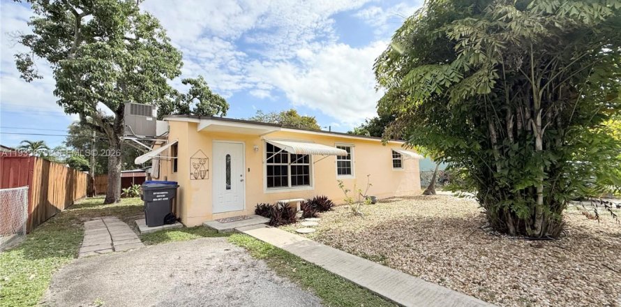 Casa en Hollywood, Florida 3 dormitorios, 85.47 m2 № 2004444