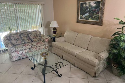 Condo in Coconut Creek, Florida, 2 bedrooms  № 1888309 - photo 8