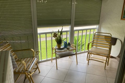 Condo in Coconut Creek, Florida, 2 bedrooms  № 1888309 - photo 9
