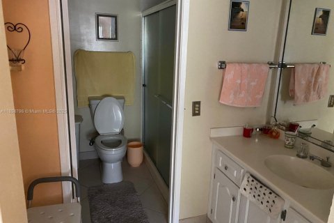 Condo in Coconut Creek, Florida, 2 bedrooms  № 1888309 - photo 11